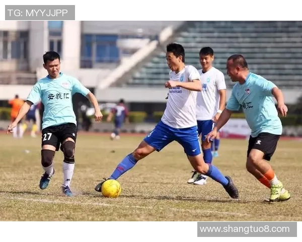 深圳足球队以87分领跑精英赛积分榜展现强劲实力和夺冠希望 深圳足球队以87分领跑精英赛积分榜展现强劲实力和夺冠希望